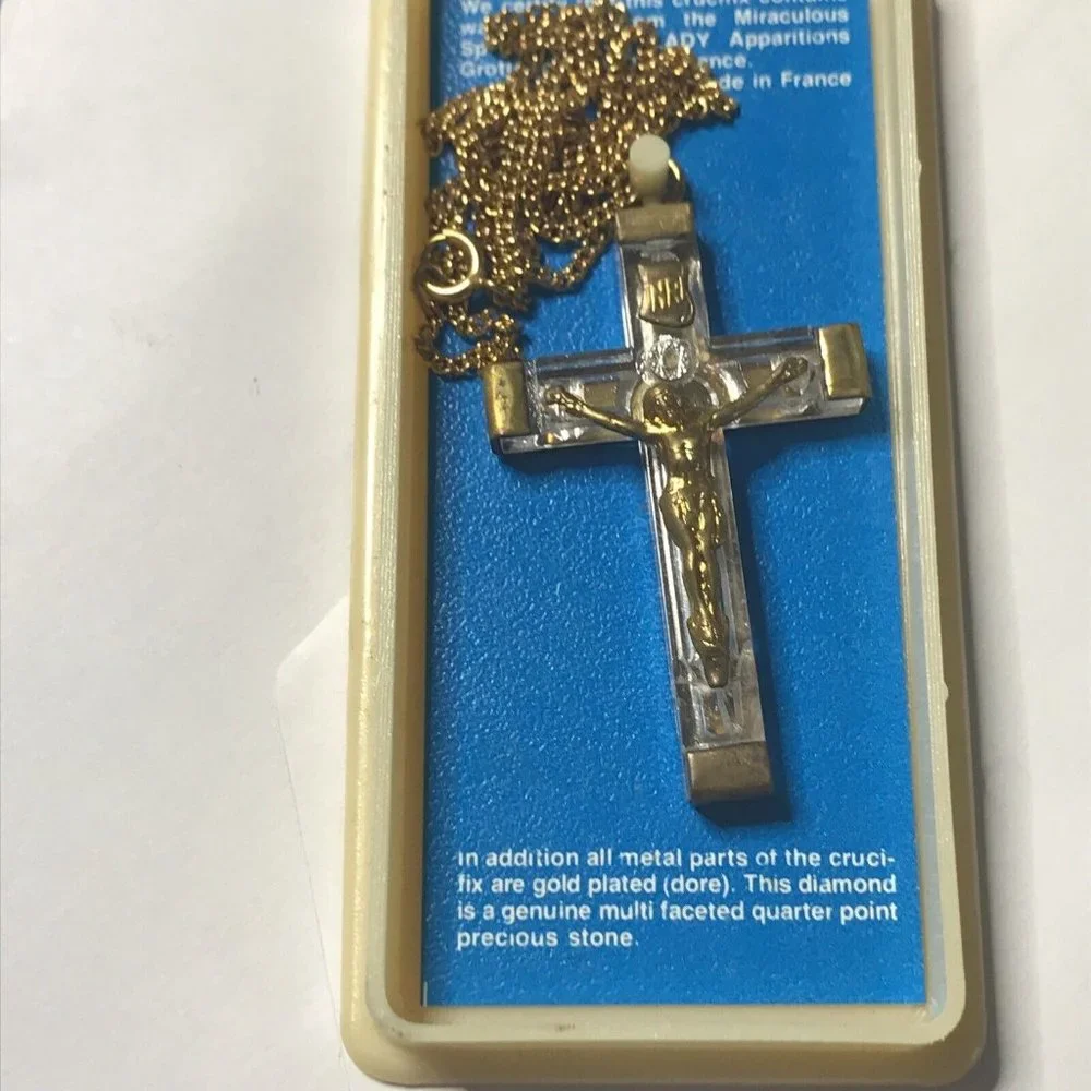 Vtg ‎ Lourdes France Cross Lucite Gold Plated Crucifix Holy Pendant Necklace NOS